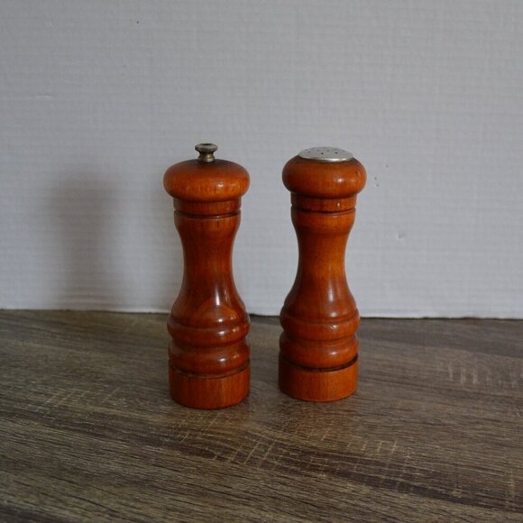 Vtg Baribocraft Salt and Pepper Shakers - Picture 7 of 7